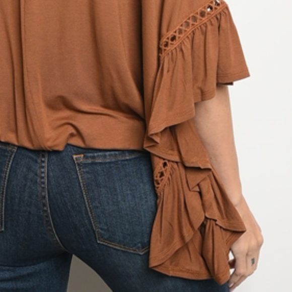 Short flutter sleeve V-neck jersey ruffled top. - Picture 3 of 4